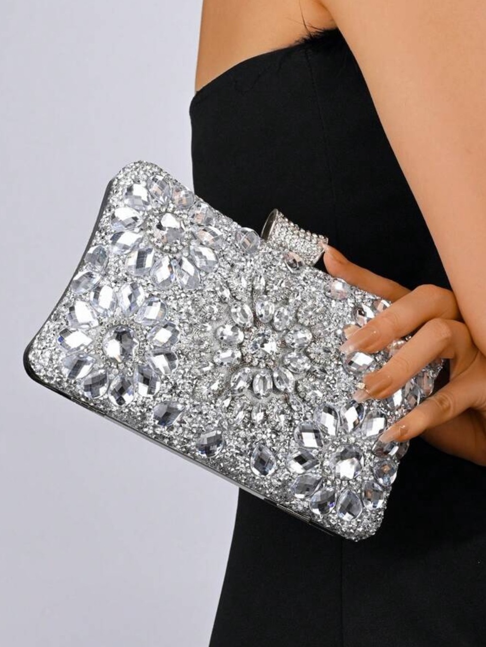 Silver rhinestone clutch nag